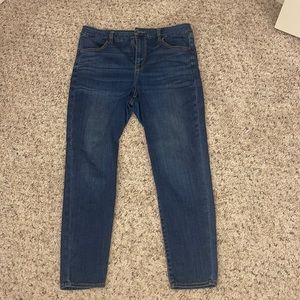 American Eagle Hi-Rise Jegging